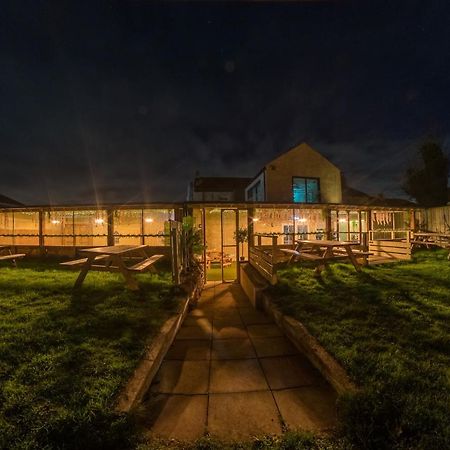 Отель Thomas Wright House Byers Green Экстерьер фото